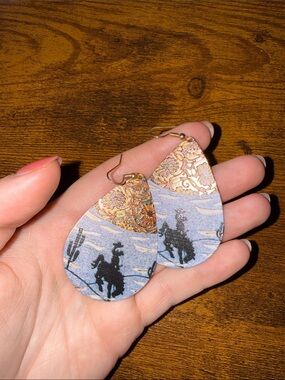 Metal western earrings
